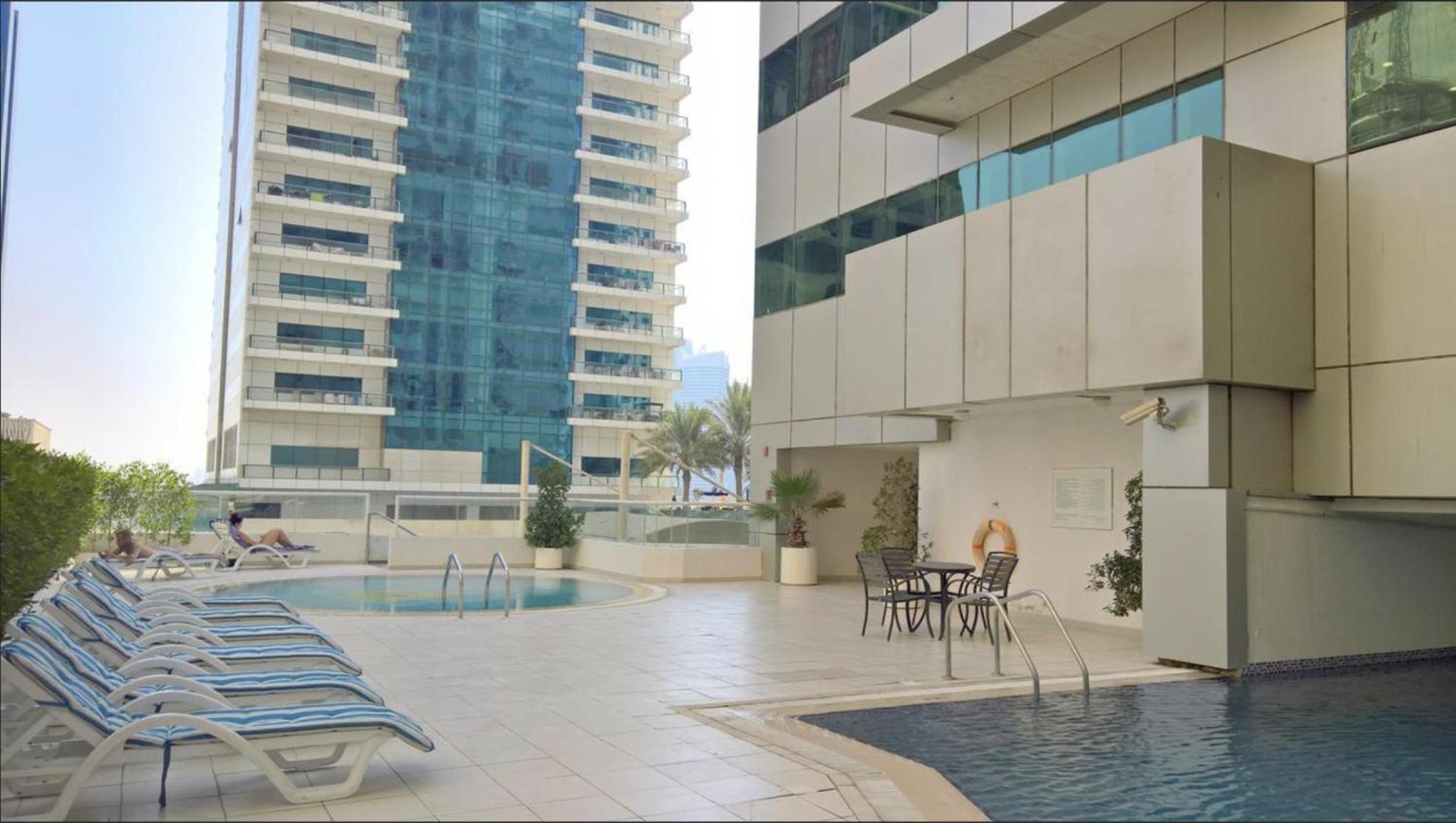 Next'House - Skyview Host Hostel Dubai Bagian luar foto